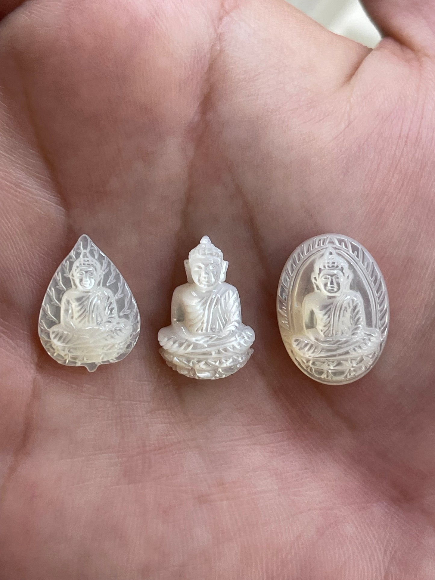 Mother of Pearl Oval Cabochon Buddha Pendant 18k Gold