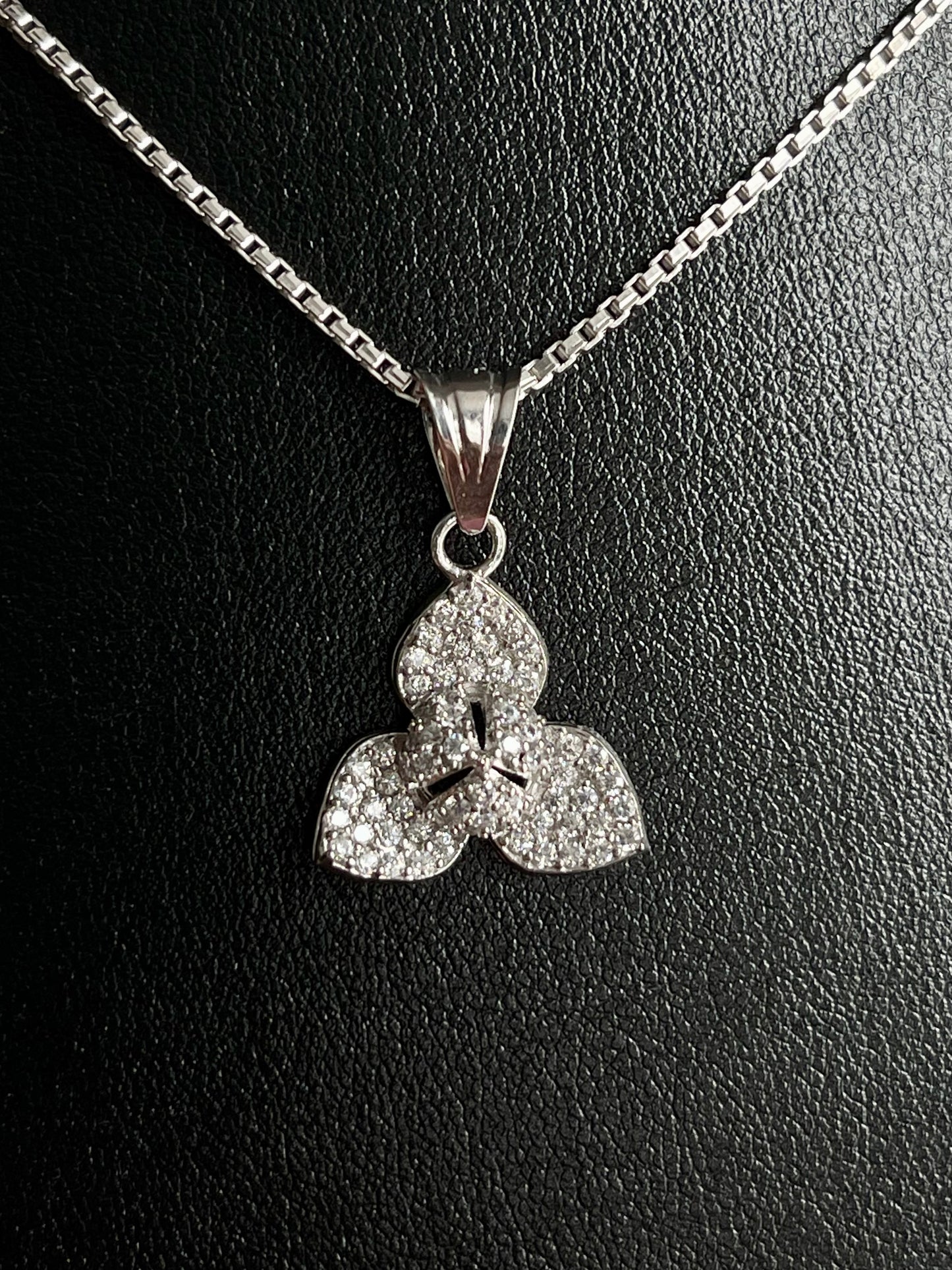 Pka Rumduol Pendant