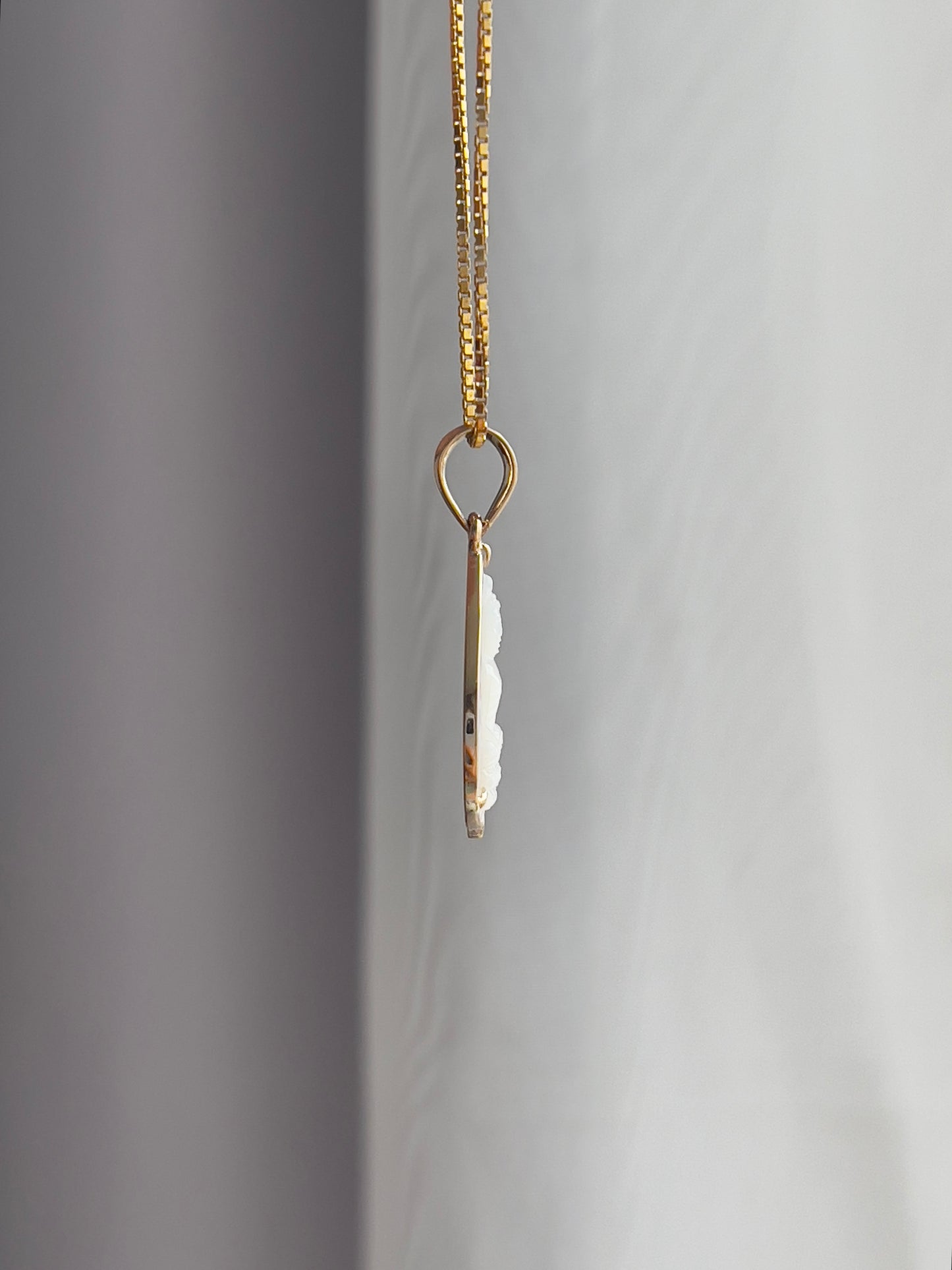 Mother of Pearl Flat Banyan Leaf Buddha 18k Gold