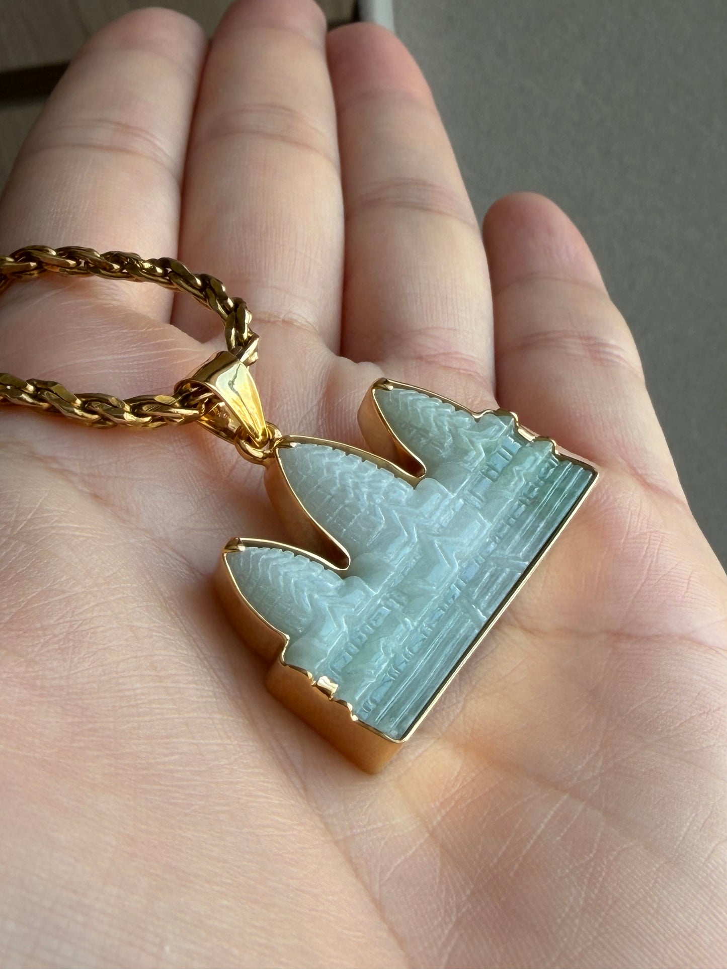 Jade Angkor Wat Pendant 18k Gold