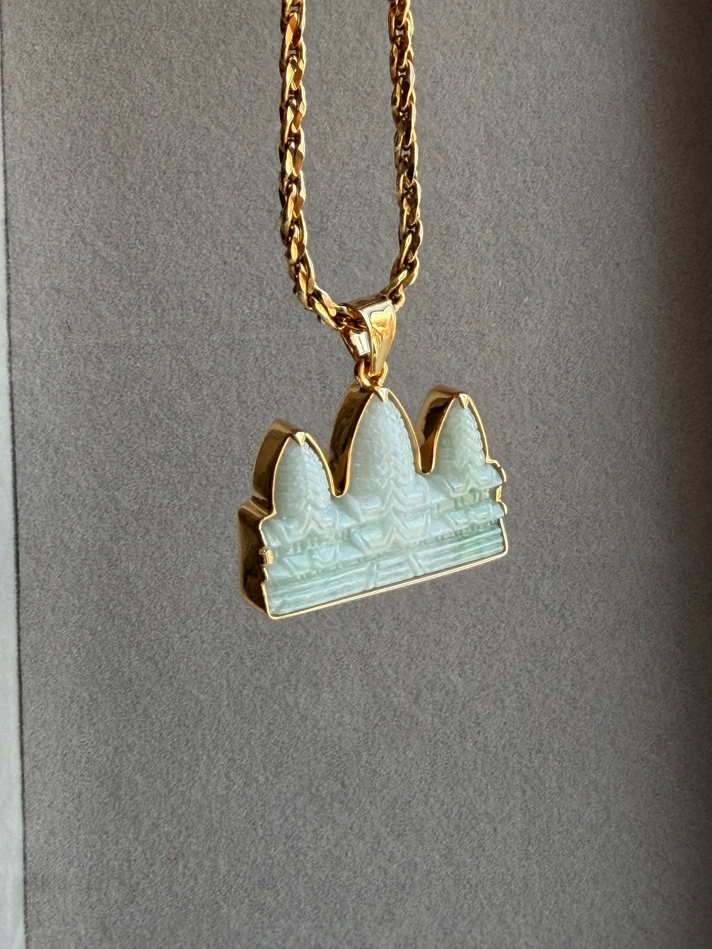 Jade Angkor Wat Pendant 18k Gold
