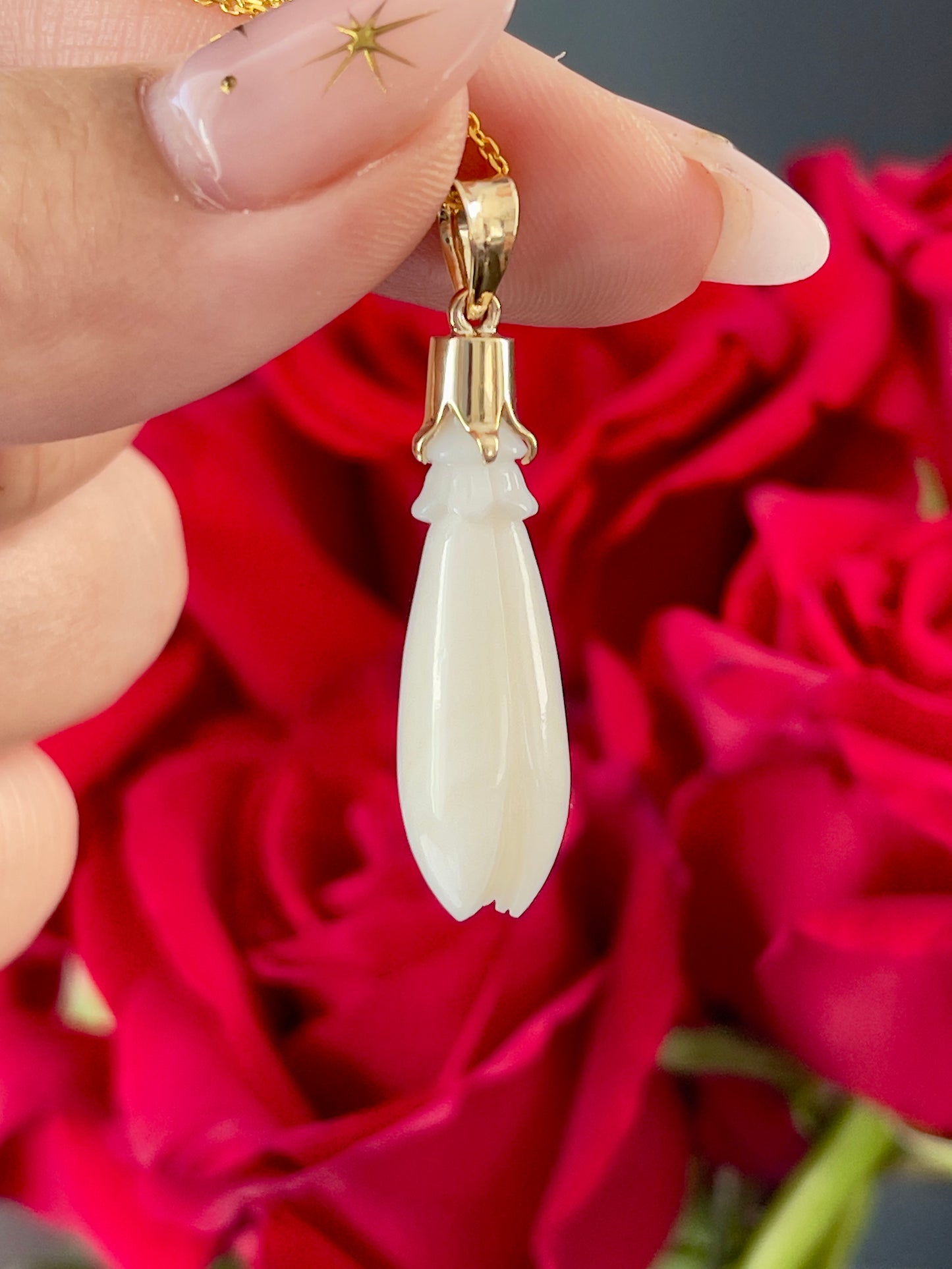Mother of Pearl Pka Champa Pendant in 14k Gold #909