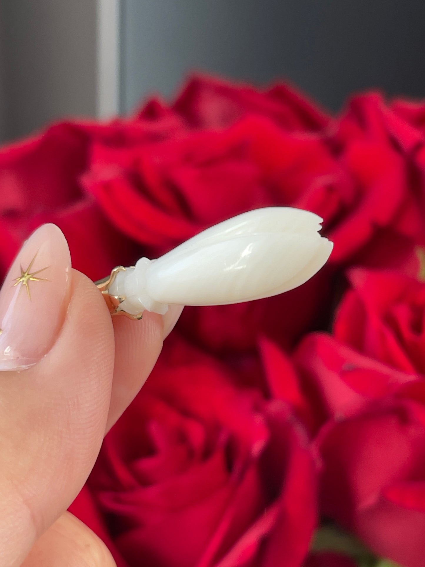 Mother of Pearl Pka Champa Pendant in 14k Gold #909