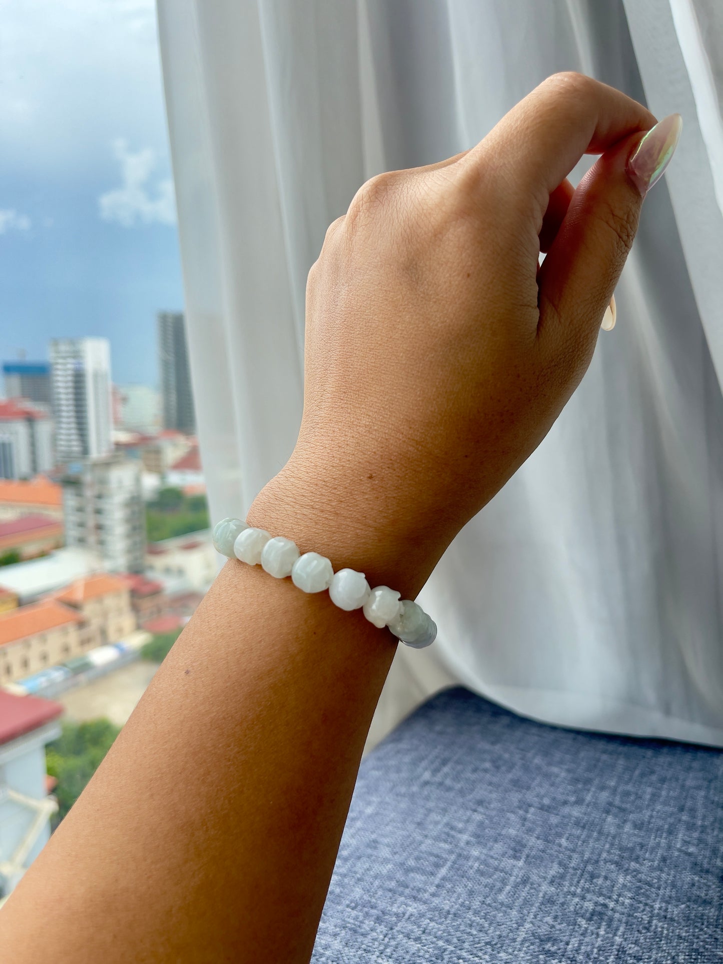 Jade Lotus Small Bead Bracelet - 10 mm