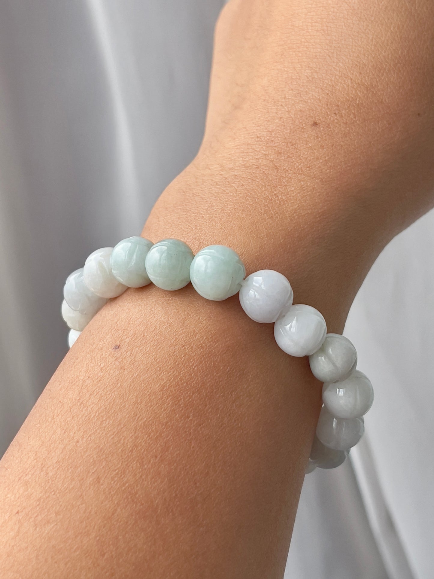 Jade Lotus Small Round Bead Bracelet - 10 mm
