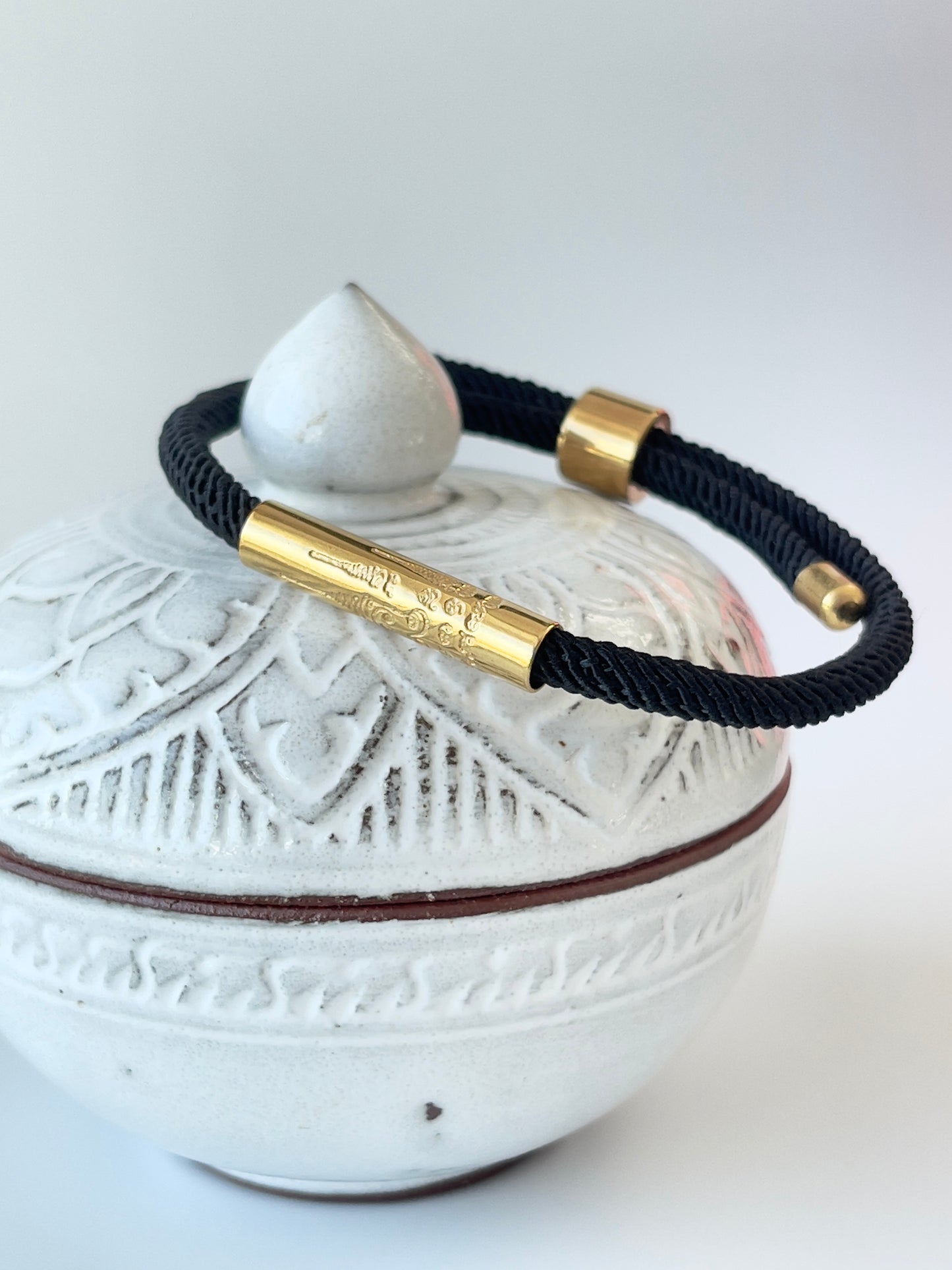 Luxe Sacred Yantra Bracelet - Battambang Black & Gold