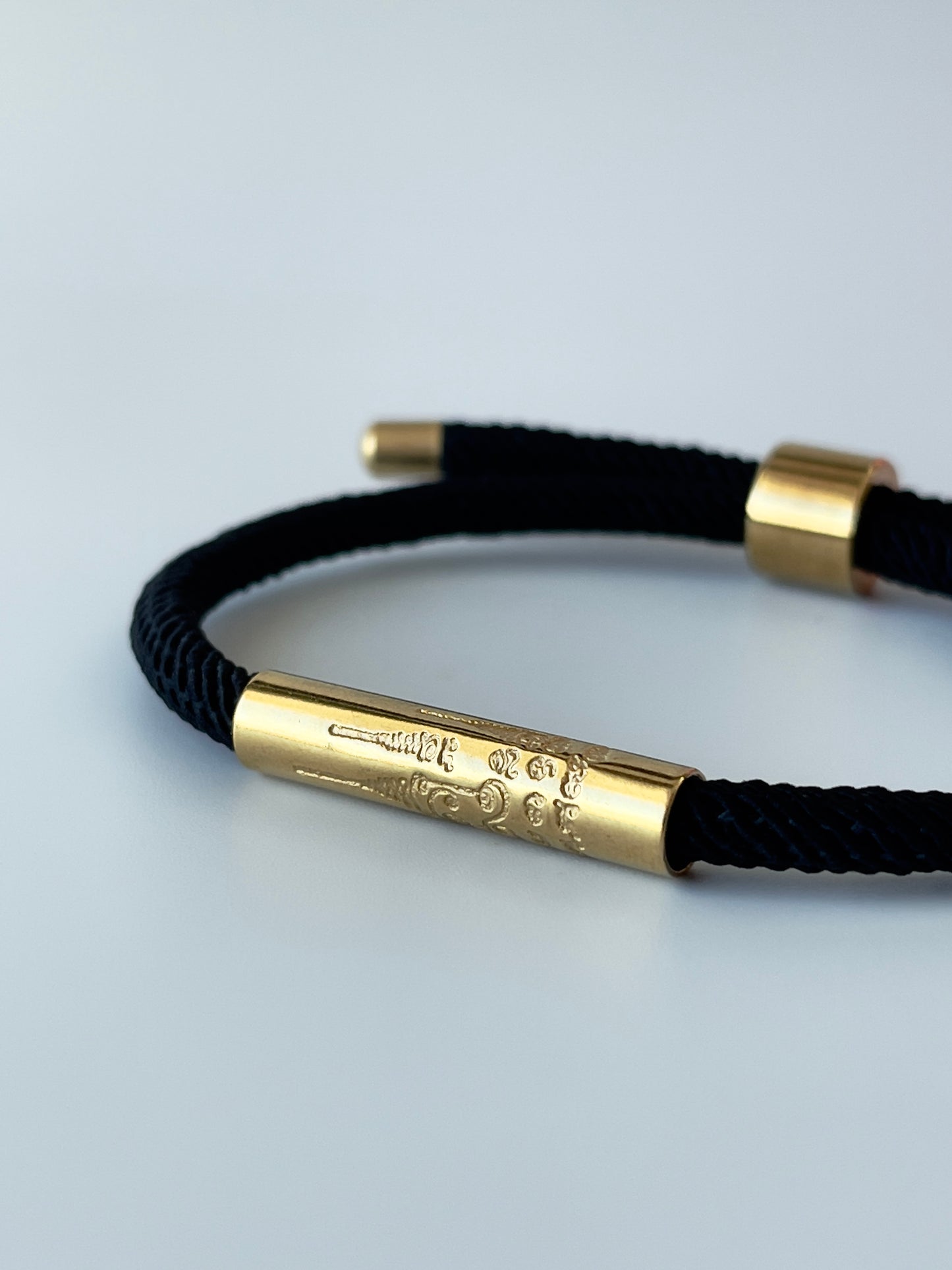 Luxe Sacred Yantra Bracelet - Battambang Black & Gold
