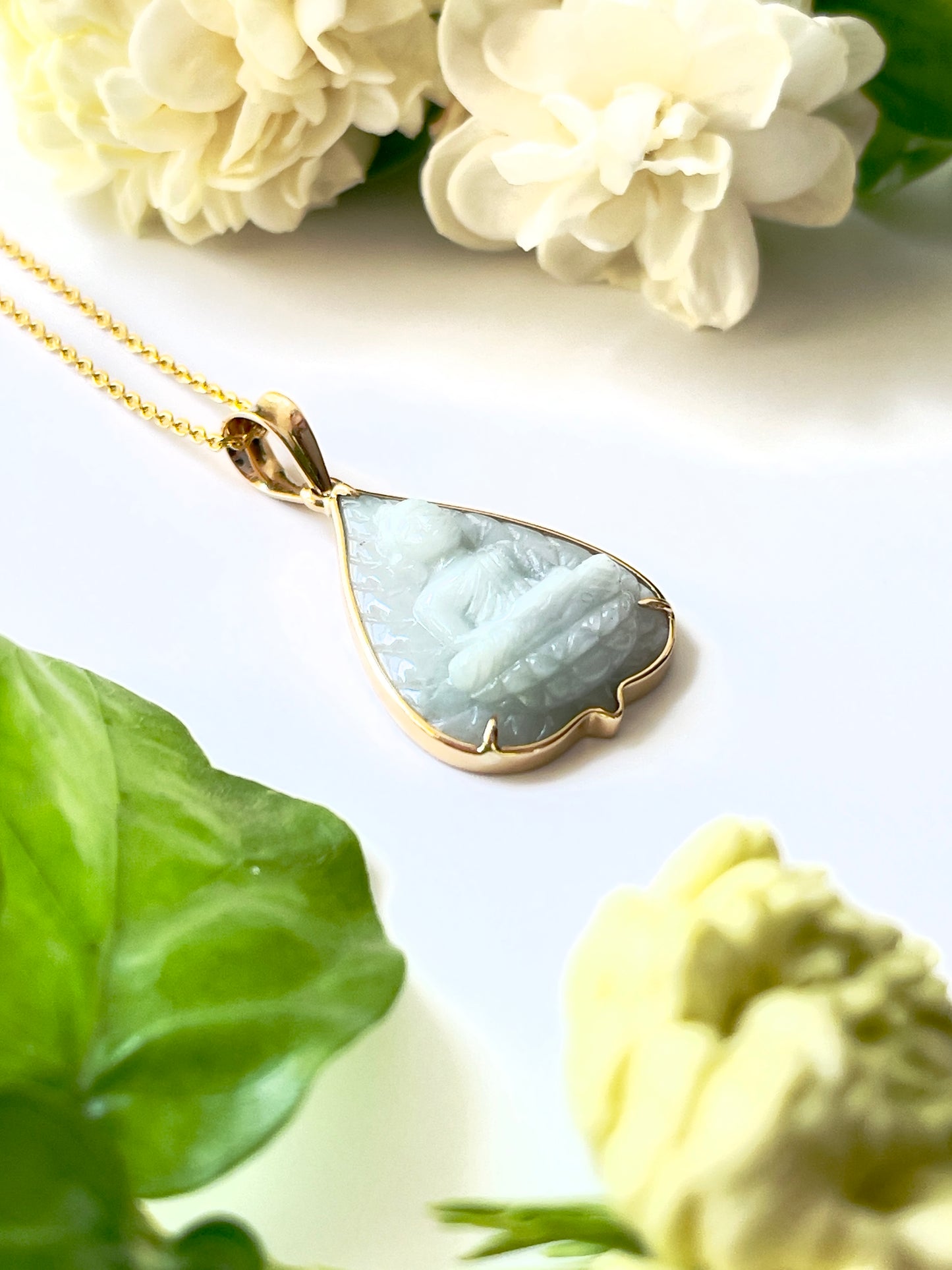 Jade Banyan Leaf Buddha Pendant 18k Gold #860