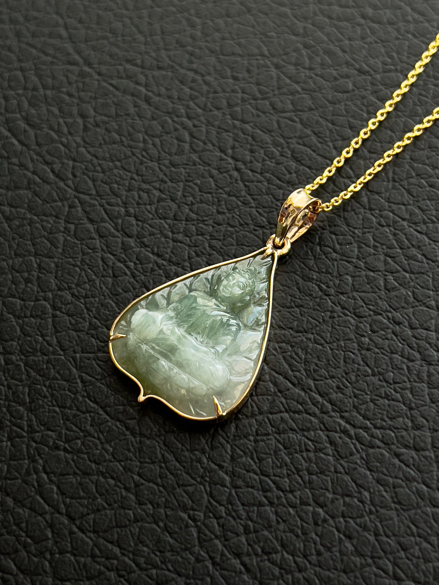 Jade Banyan Leaf Buddha Pendant 18k Gold #827