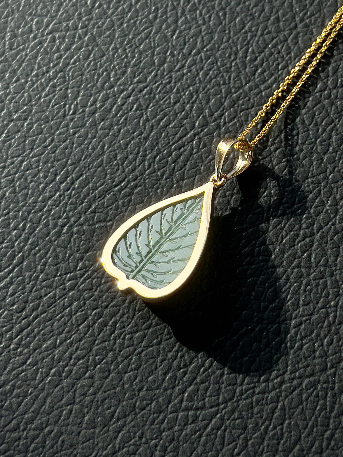 Jade Banyan Leaf Buddha Pendant 10k Gold #883